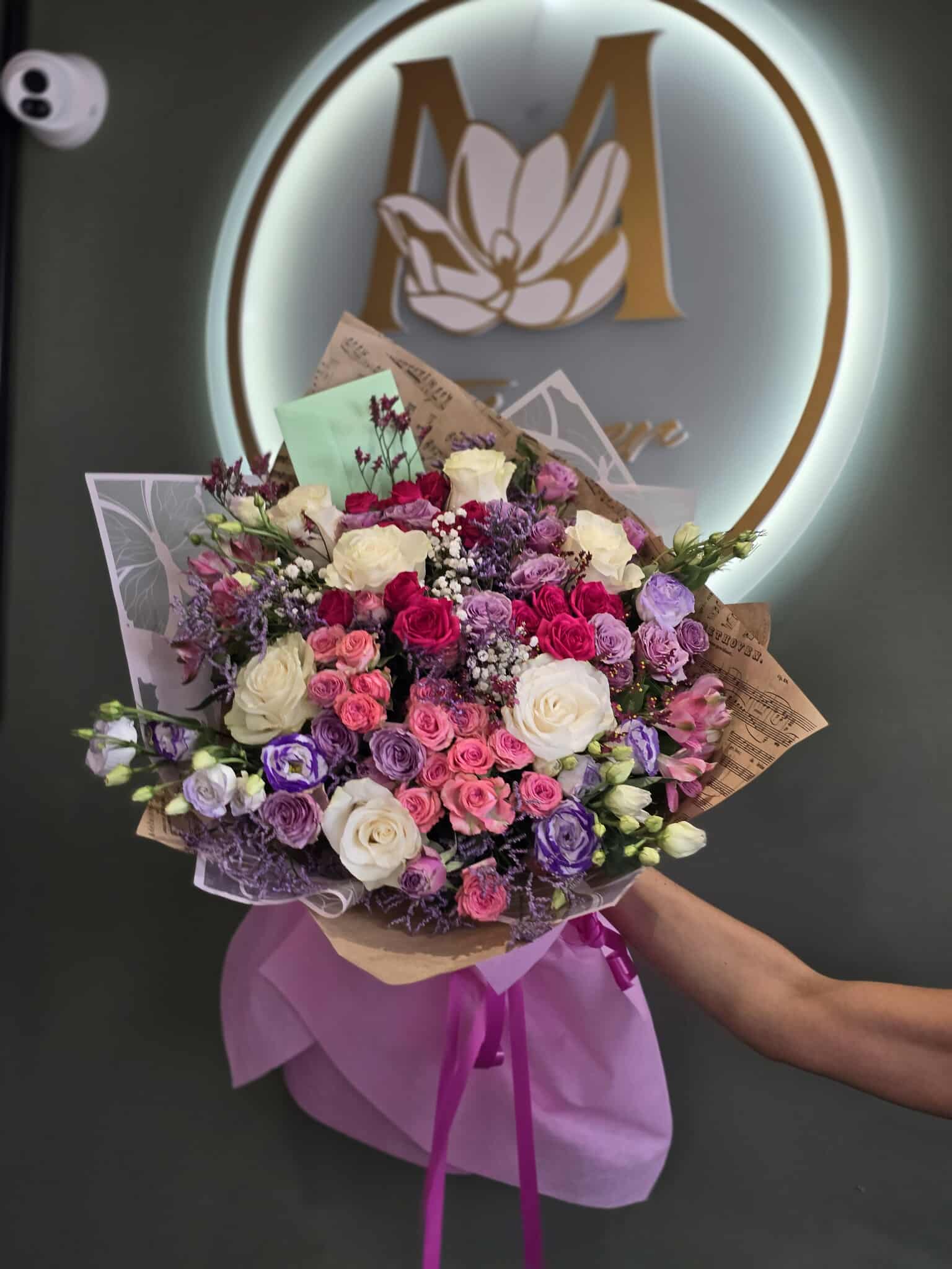 Букет Божури