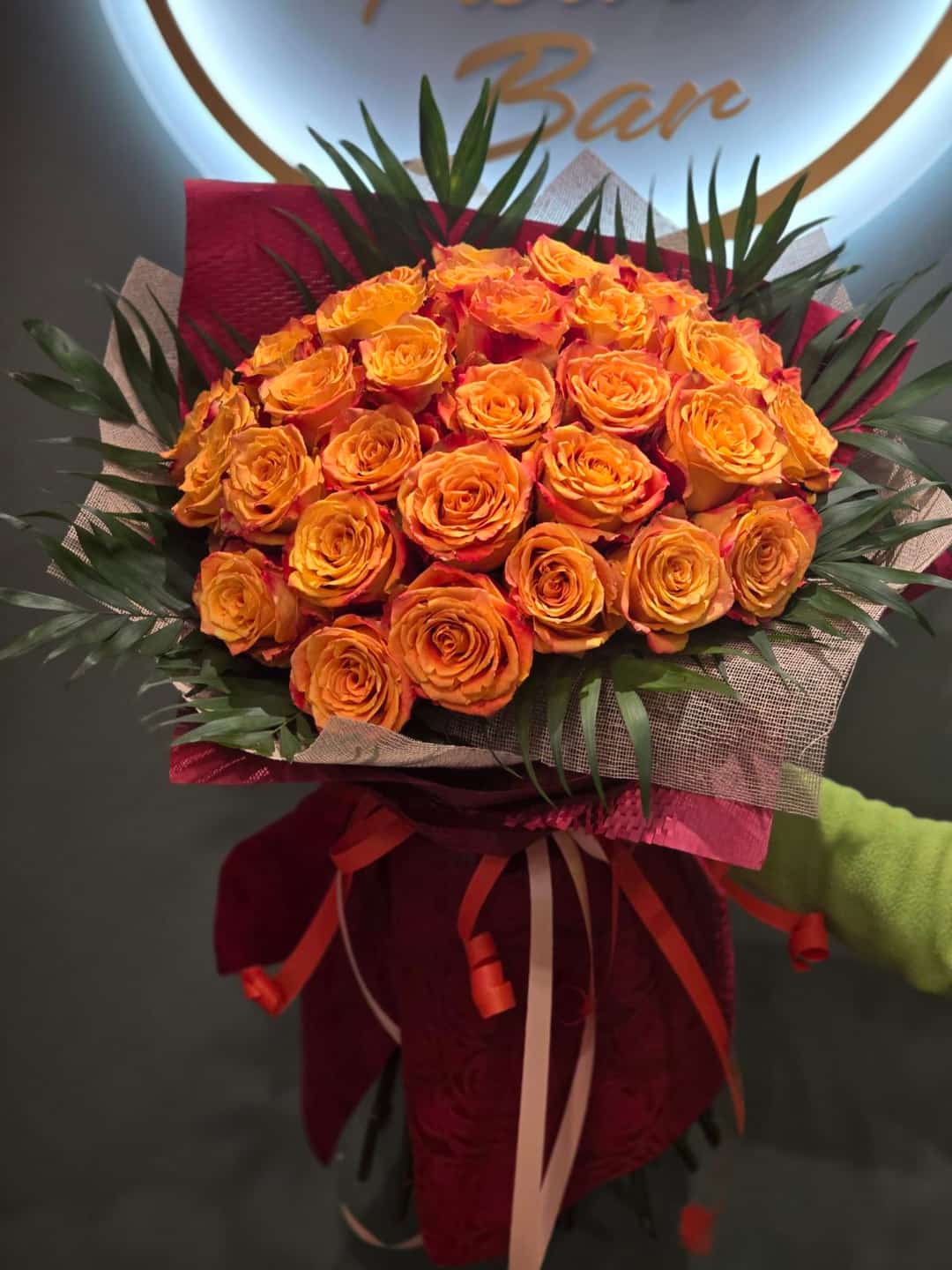 31 цветни рози